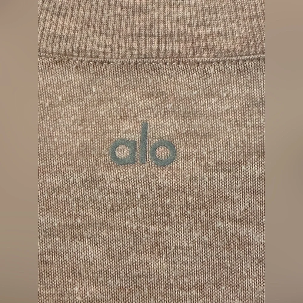 ALO Yoga beautiful peachy